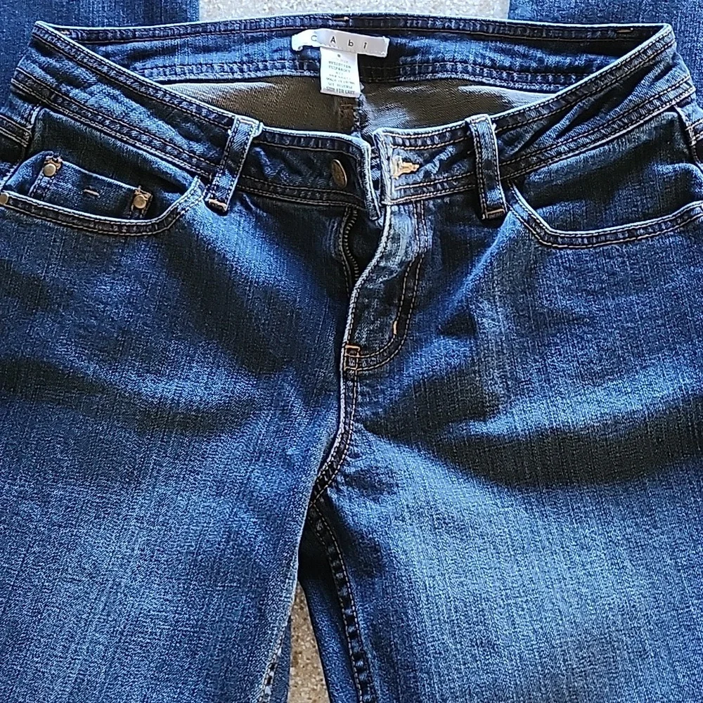 CAbi Slim Straight Leg Jean Size 8, Like New - Picture 4 of 10